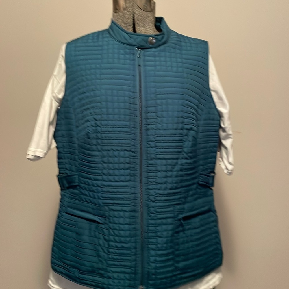 Vest. Dressbarn. Size 14-16W. Blue. Excellent condition.